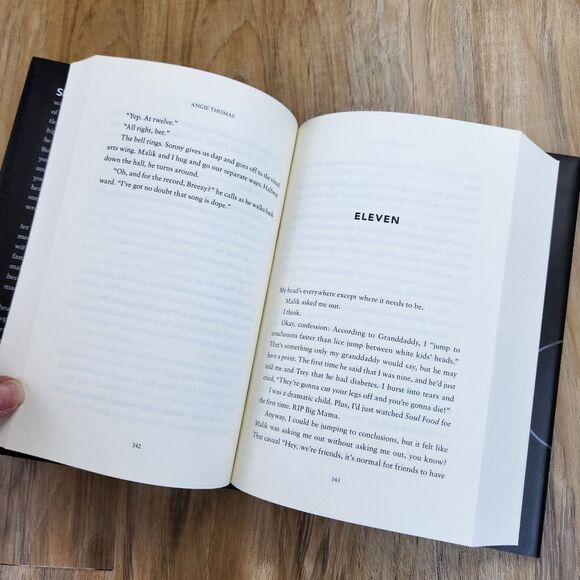 🔸️NIB Angie Thomas 2 Book Hardcover Box Set - The Hate U Give & On The Come Up - Picture 9 of 11